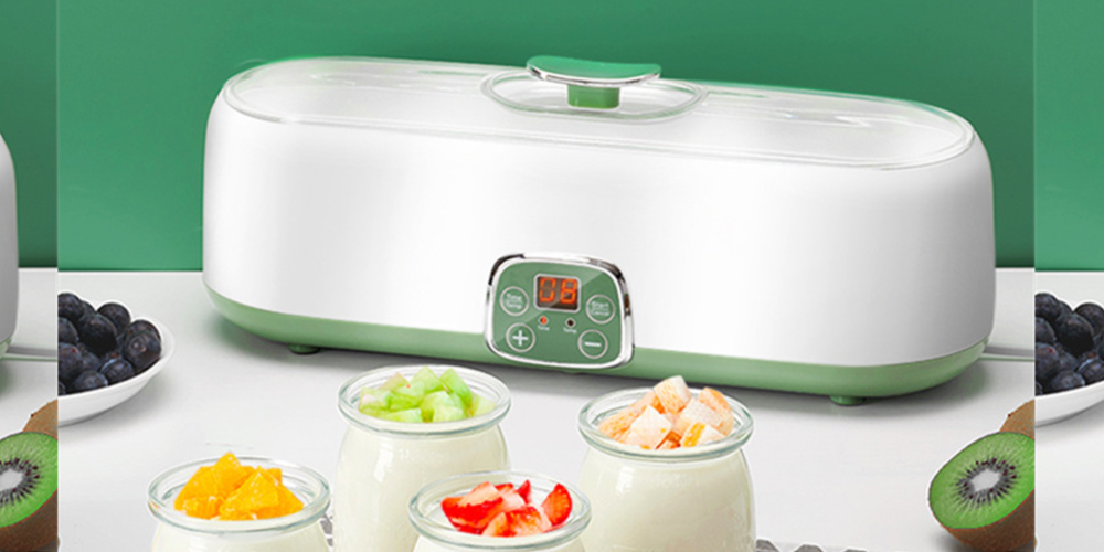 adding fruit to yogurt